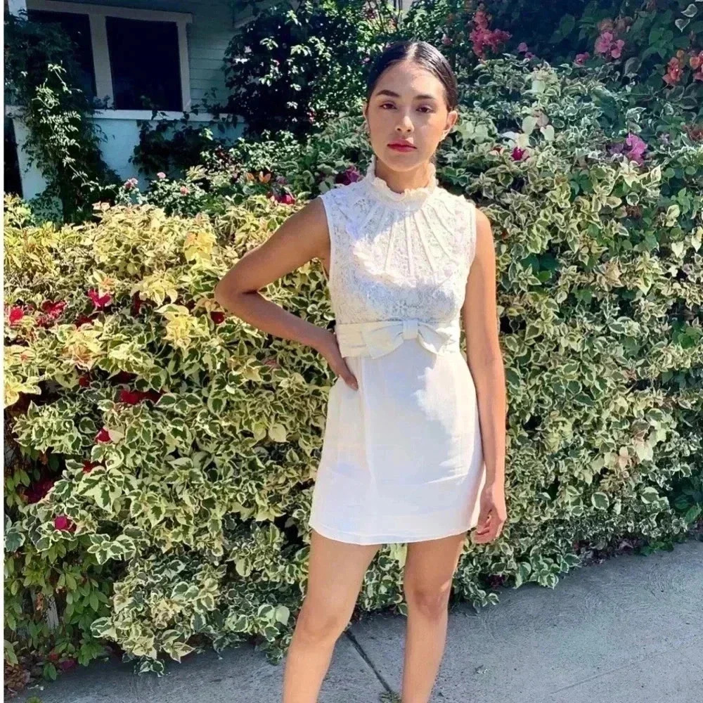 Vintage White lace mini size XS